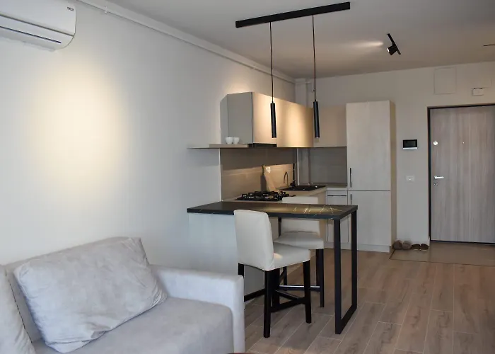 Nazaru's Property's Constança